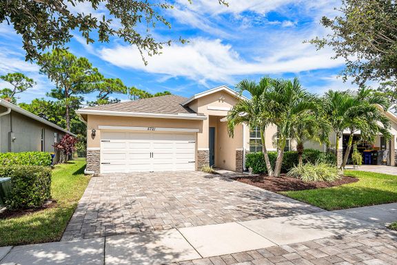 5721 Kawana, Hobe Sound, FL 33455