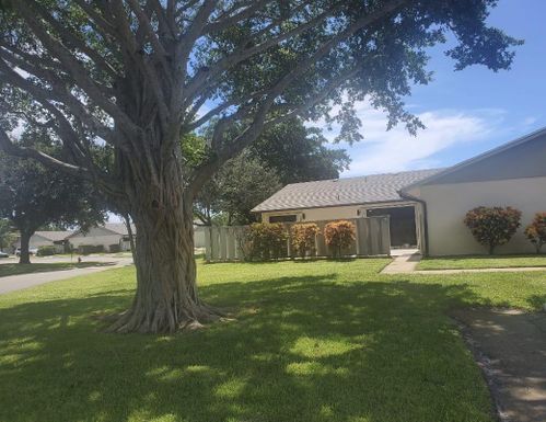 8173 Ambach, Hypoluxo, FL 33462