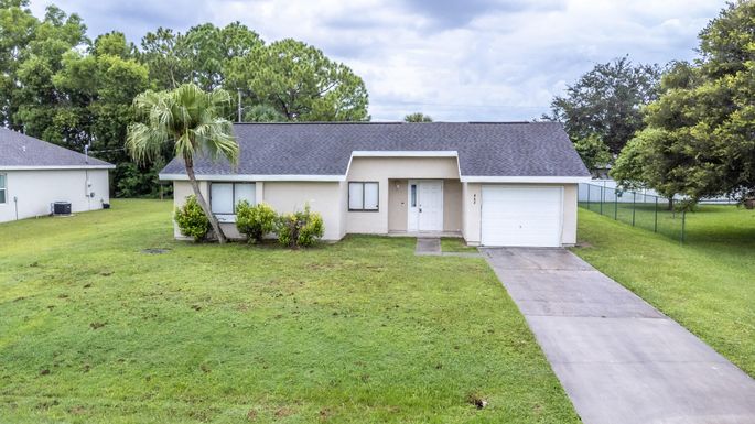 462 Peach, Port Saint Lucie, FL 34983