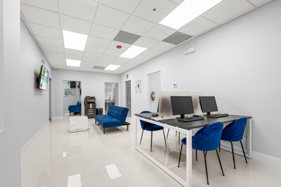 9200 Belvedere, Royal Palm Beach, FL 33411