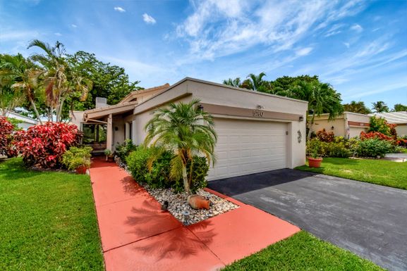 5760 Piping Rock, Boynton Beach, FL 33437