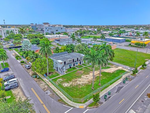 186 1st, Homestead, FL 33030