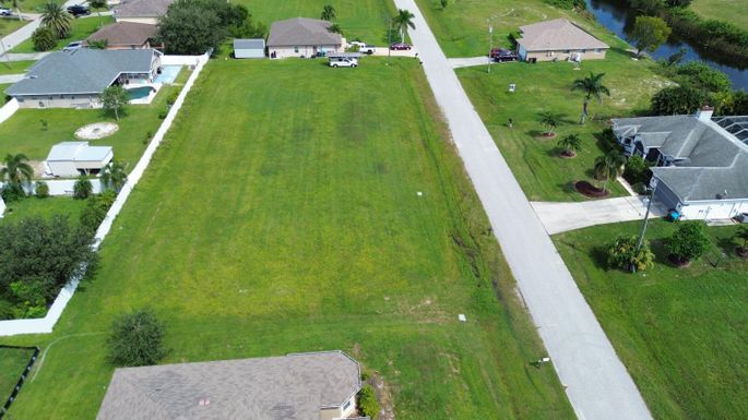 2237 4th, Cape Coral, FL 33993