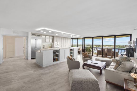 1900 Consulate, West Palm Beach, FL 33401