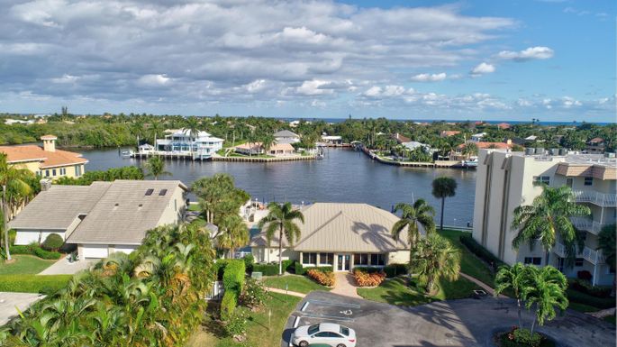 624 Snug Harbor, Boynton Beach, FL 33435
