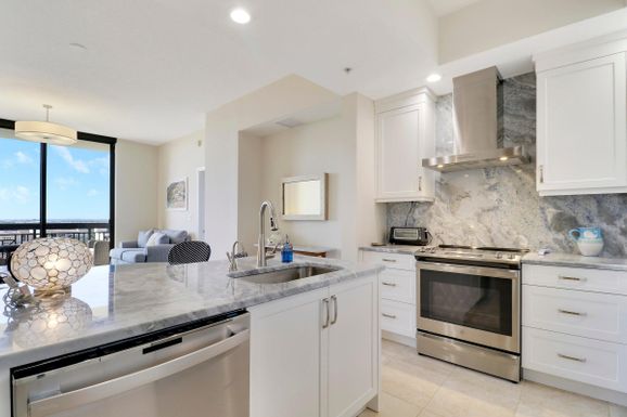 801 Olive, West Palm Beach, FL 33401