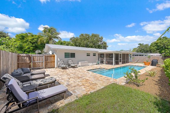 367 Riverside, Tequesta, FL 33469
