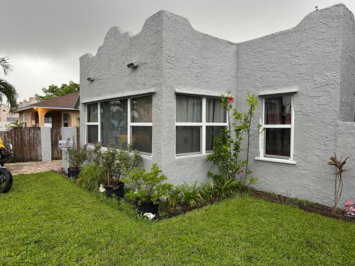 717 Hansen, West Palm Beach, FL 33405