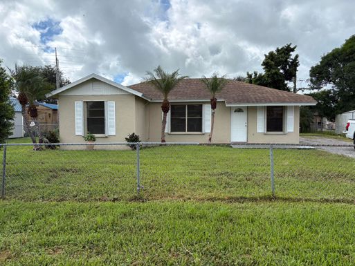 832 Avenue I, Belle Glade, FL 33430