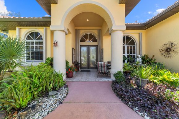 654 Cavern, Sebastian, FL 32958