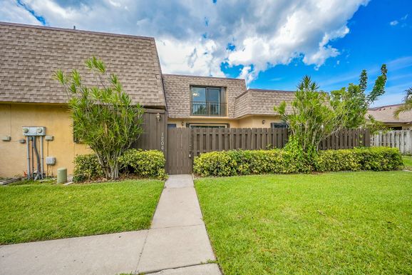 1204 Waterview, Palm Springs, FL 33461