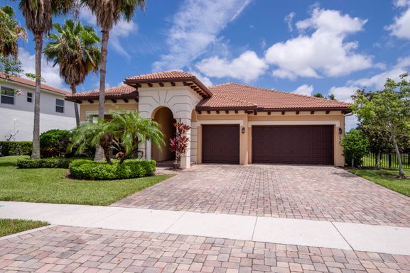 172 Manor, Jupiter, FL 33458