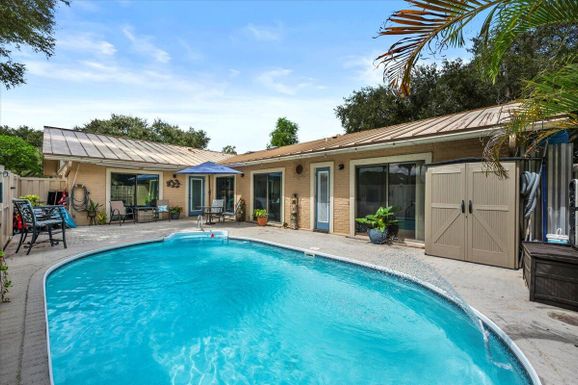 5261 Eagle Lake, Palm Beach Gardens, FL 33418