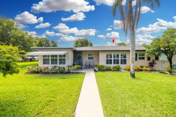 1012 Circle, Delray Beach, FL 33445
