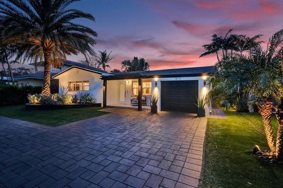 913 Lakeside, Lantana, FL 33462