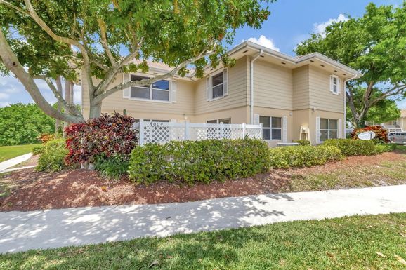4004 Medford, Boynton Beach, FL 33436