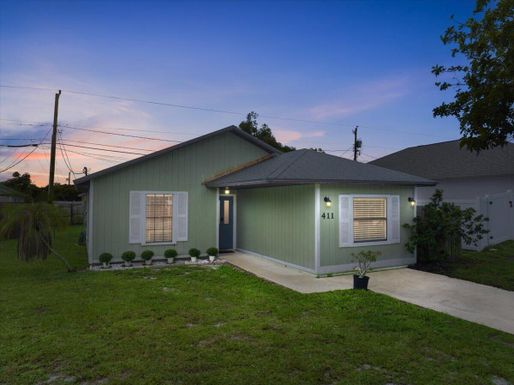 411 13th, Vero Beach, FL 32962