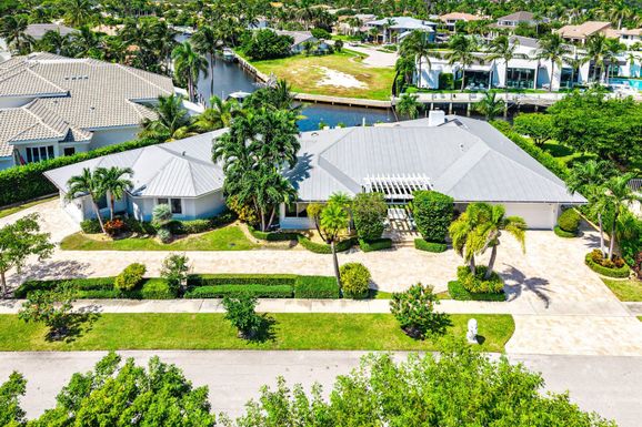 7425 Bay Cove, Boca Raton, FL 33487