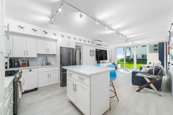 1043 Hillsboro Mile, Hillsboro Beach, FL 33062