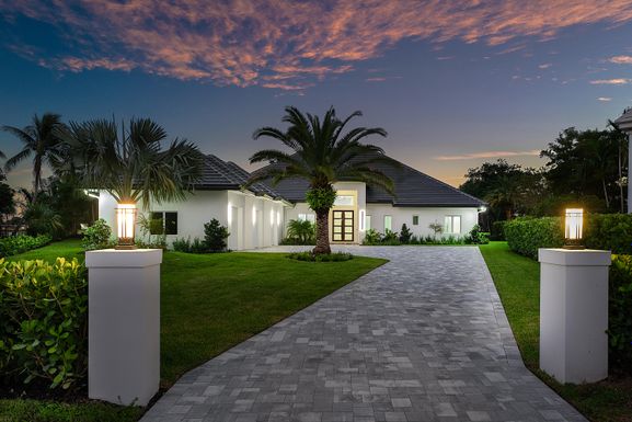 100 Glenbrook, Atlantis, FL 33462