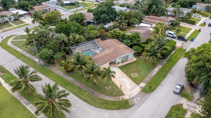 1002 Broome, Lantana, FL 33462