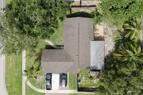 420 La Mancha, Royal Palm Beach, FL 33411