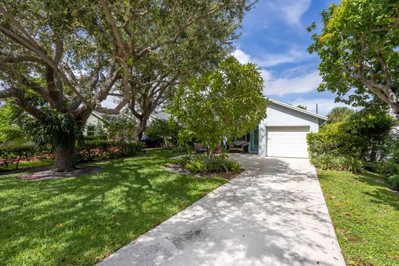 217 10th, Delray Beach, FL 33444