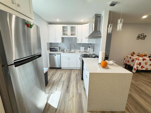 812 Burgundy Q, Delray Beach, FL 33484