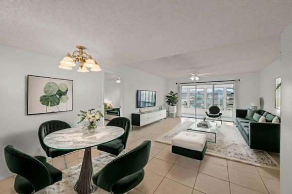 715 Lori, Palm Springs, FL 33461