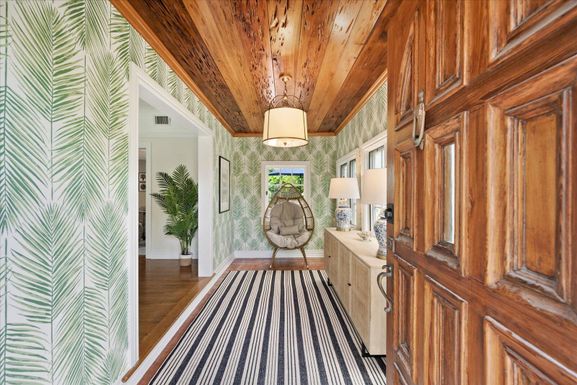 221 Greymon, West Palm Beach, FL 33405