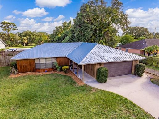 2745 1st, Vero Beach, FL 32968