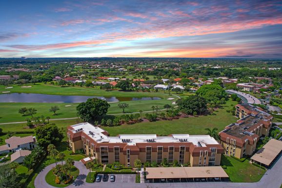 5350 Woodland Lakes, Palm Beach Gardens, FL 33418