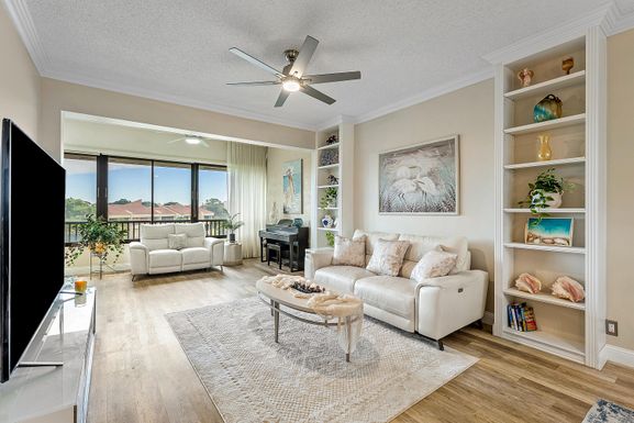 7546 La Paz, Boca Raton, FL 33433