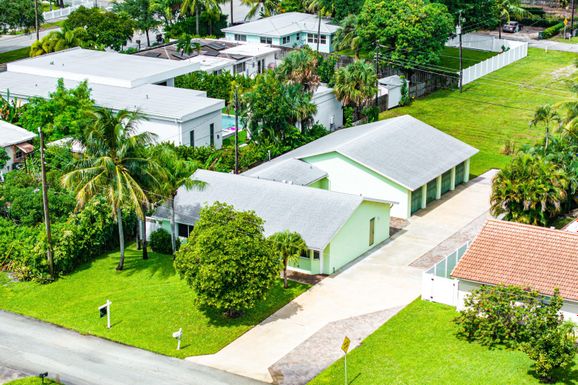 165 8th, Boca Raton, FL 33432