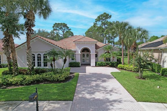 8705 Tompson Point, Port Saint Lucie, FL 34986