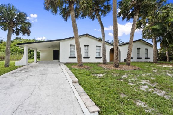 4687 Old Dixie, Fort Pierce, FL 34946