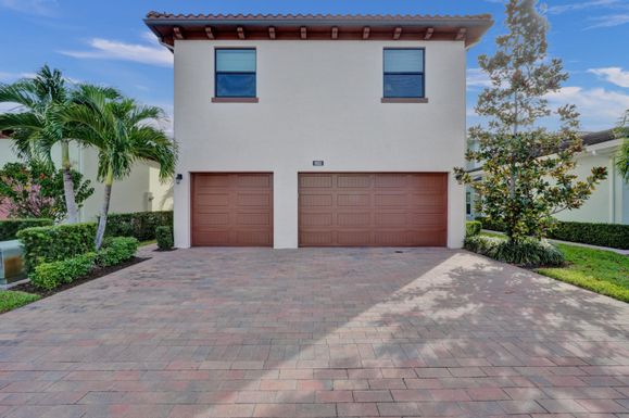 8011 Hobbes, Palm Beach Gardens, FL 33418