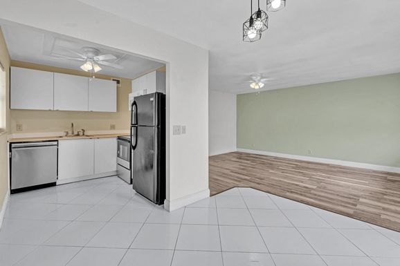 365 Flanders, Delray Beach, FL 33484