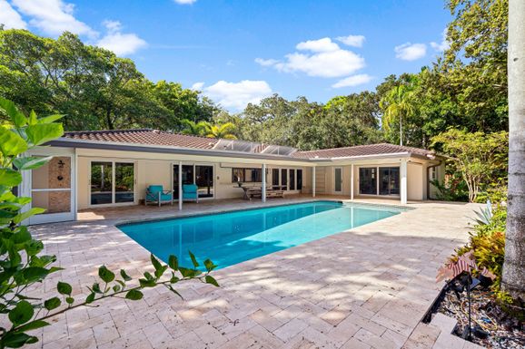 801 Alamanda, Boca Raton, FL 33486