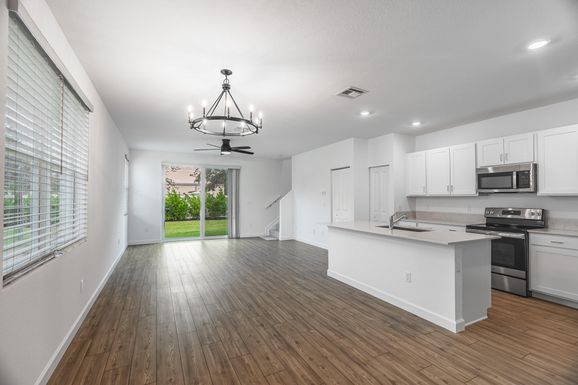 211 Woodbark, Port Saint Lucie, FL 34984