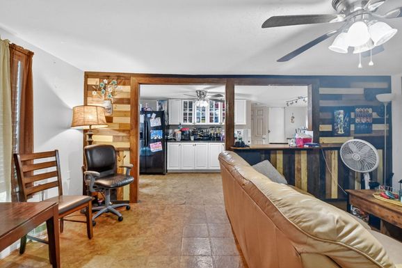 1079 Highview, Lake Worth, FL 33462