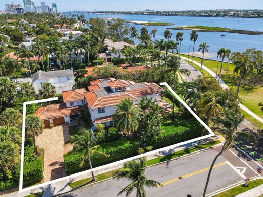 201 Avila, West Palm Beach, FL 33405