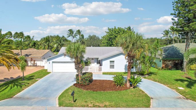 4151 Linden, Palm Beach Gardens, FL 33410