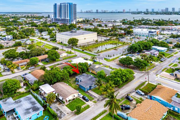 112 34th, Riviera Beach, FL 33404