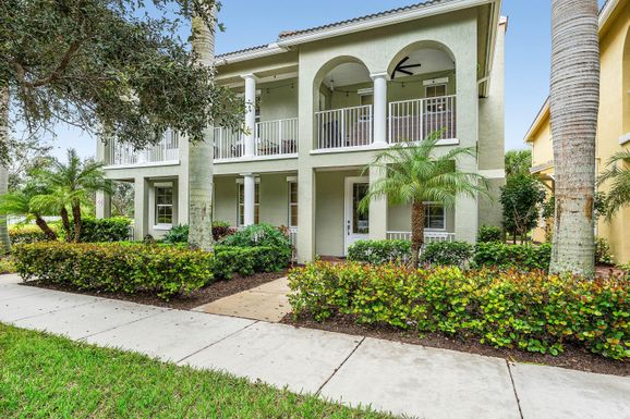 1056 Community, Jupiter, FL 33458