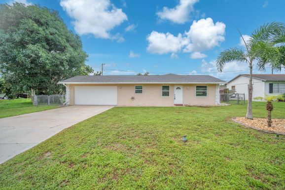 3298 Plaza, Lake Worth, FL 33462