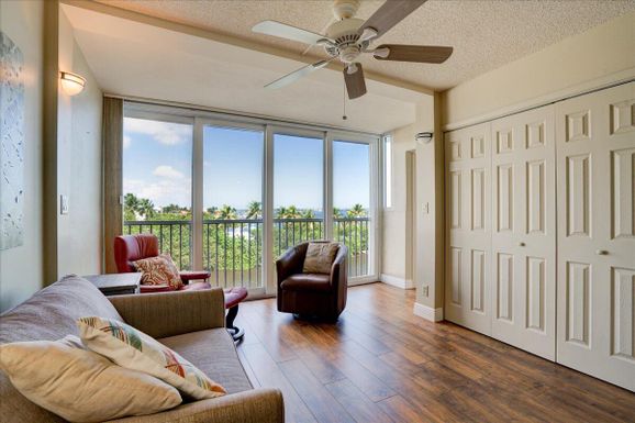 1820 New Palm, Boynton Beach, FL 33435