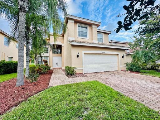 1923 Grey Falcon, Vero Beach, FL 32962