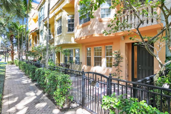 2441 San Pietro, Palm Beach Gardens, FL 33410