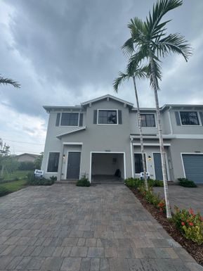 5000 Elderberry, Haverhill, FL 33415